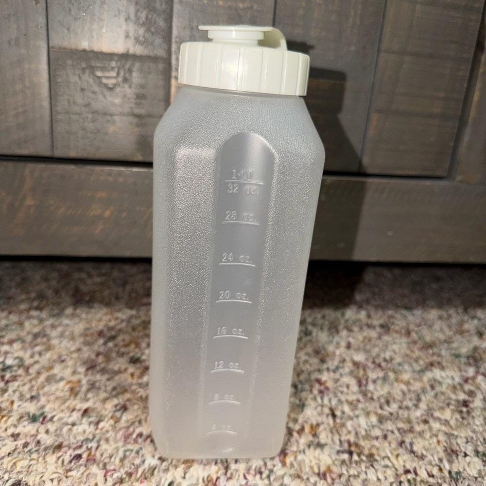 vintage Rubbermaid Servin' Saver 1-quart (32 oz)